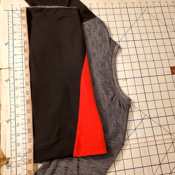 🔥NWOT Stockhomme Evolution Gray Black & Red Long Sleeve Pocket T-shirt Small - Picture 4 of 7